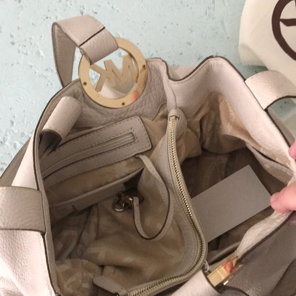 Michael Kors handbag preowned fabulous - Picture 6 of 8